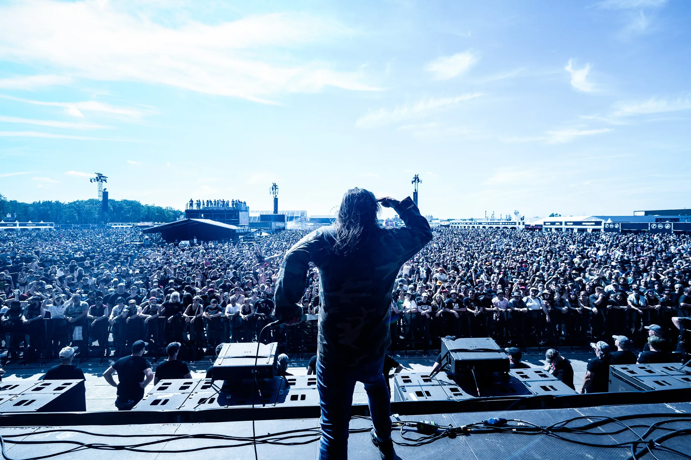 Singer facing the Graspop crowd
